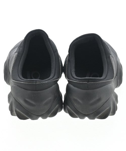 JUNYA WATANABE MAN รองเท้าผ้าใบ