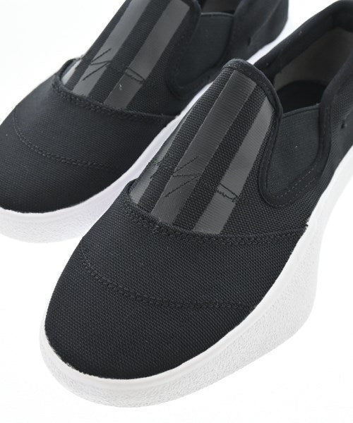Y-3 รองเท้าผ้าใบ
