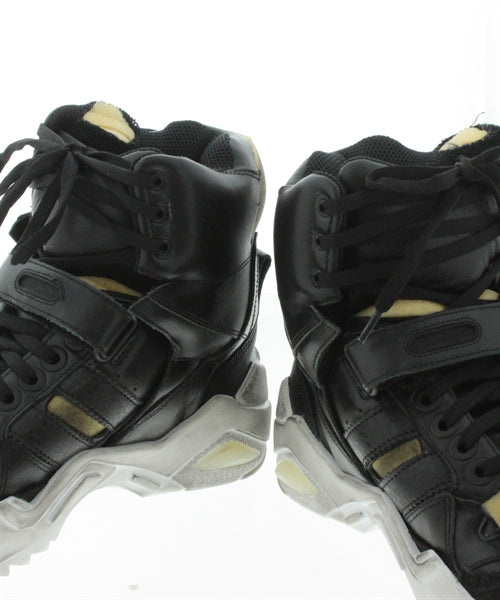 Maison Margiela รองเท้าผ้าใบ