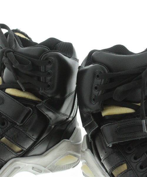 Maison Margiela รองเท้าผ้าใบ