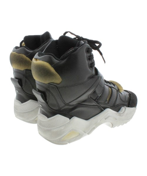 Maison Margiela รองเท้าผ้าใบ