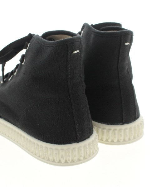 Maison Margiela รองเท้าผ้าใบ