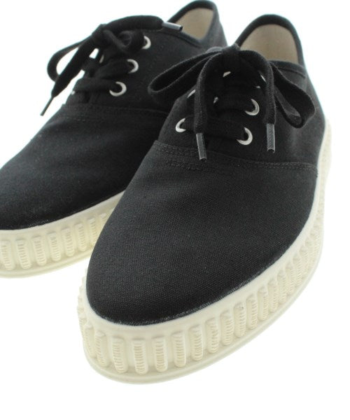 Maison Margiela รองเท้าผ้าใบ