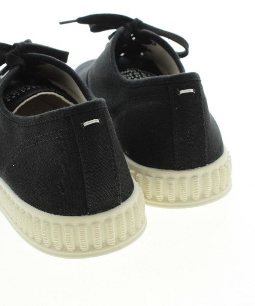 Maison Margiela รองเท้าผ้าใบ