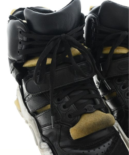 Maison Margiela รองเท้าผ้าใบ