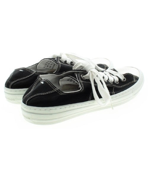 Maison Margiela รองเท้าผ้าใบ