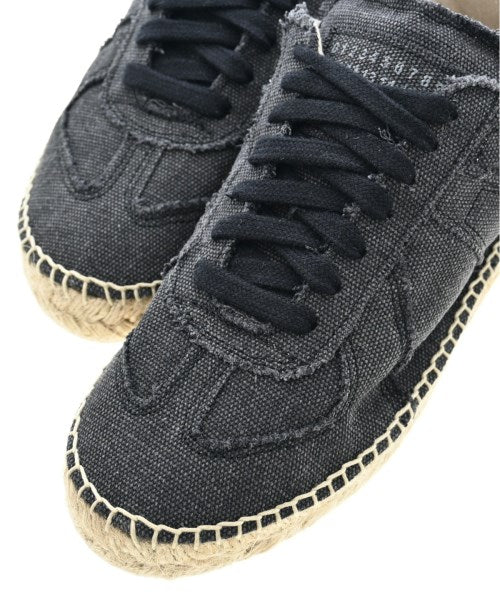 Maison Margiela รองเท้าผ้าใบ