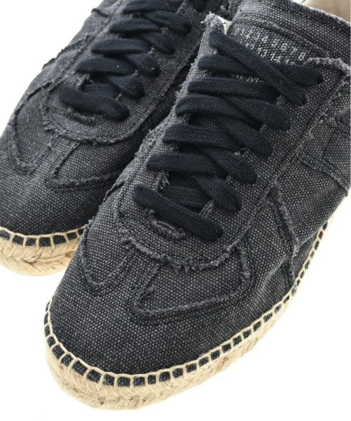 Maison Margiela รองเท้าผ้าใบ