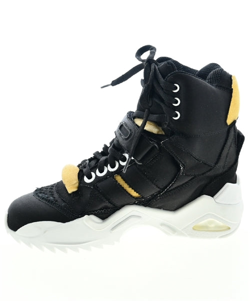 Maison Margiela รองเท้าผ้าใบ