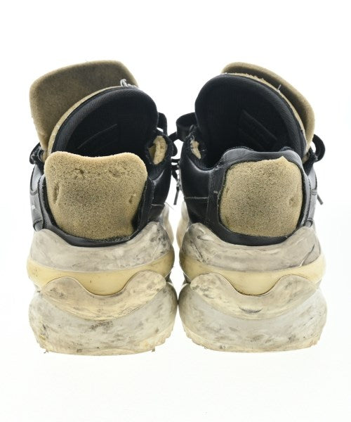 Maison Margiela รองเท้าผ้าใบ