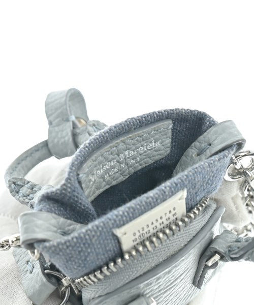 Maison Margiela เครื่องประดับบนกระเป๋า