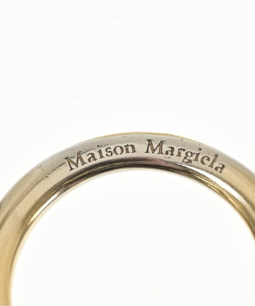 Maison Margiela เจาะ