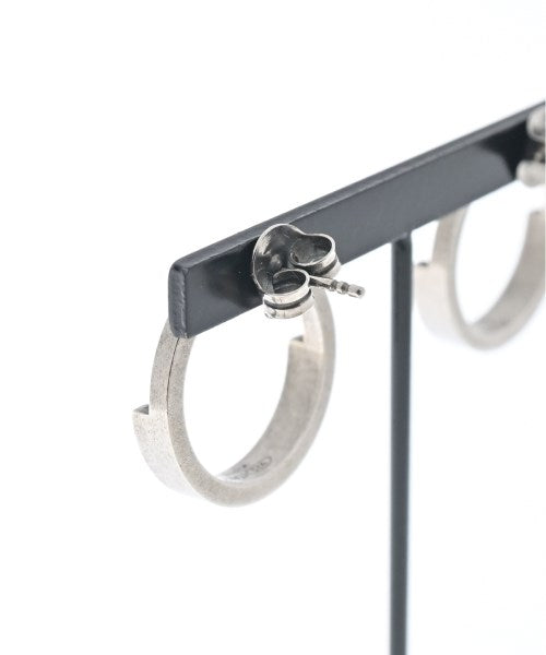 Maison Margiela เจาะ