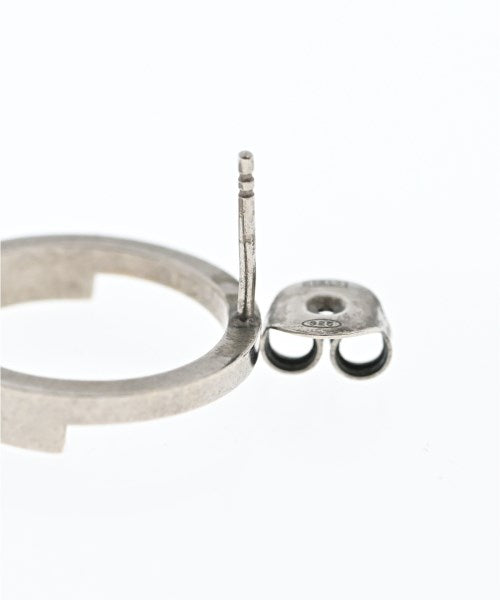 Maison Margiela เจาะ