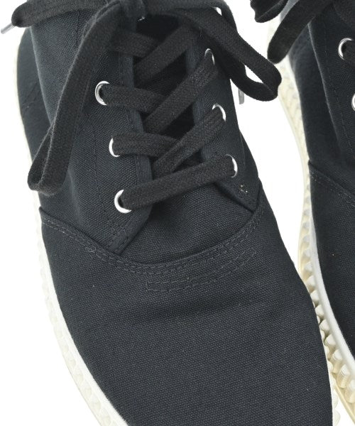 Maison Margiela รองเท้าผ้าใบ