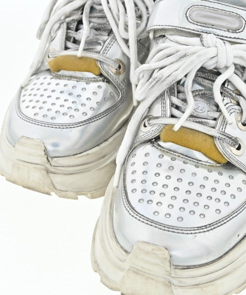 Maison Margiela รองเท้าผ้าใบ