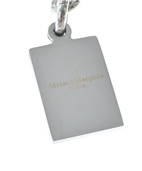 Maison Margiela เครื่องประดับบนกระเป๋า