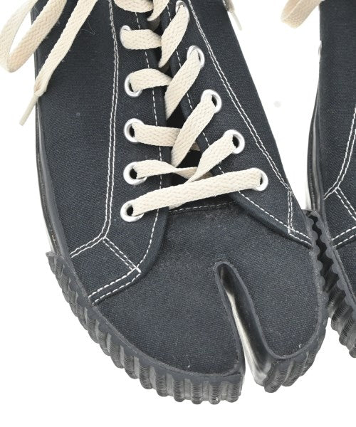 Maison Margiela รองเท้าผ้าใบ
