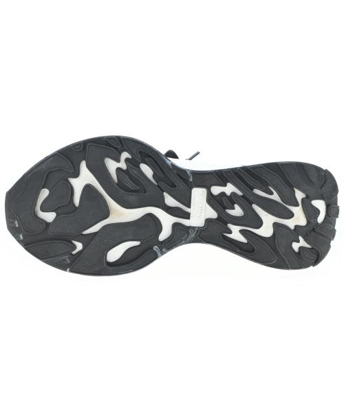 ALEXANDER MCQUEEN รองเท้าผ้าใบ