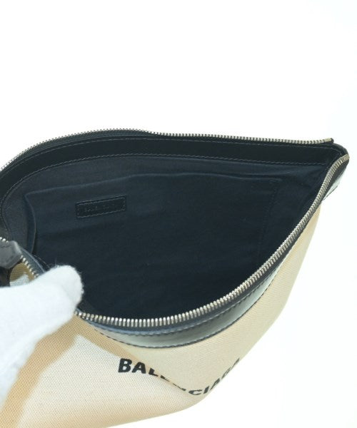 BALENCIAGA คลัตช์