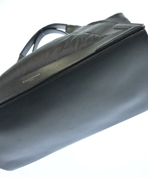 BALENCIAGA กระเป๋าถือขนาดใหญ่