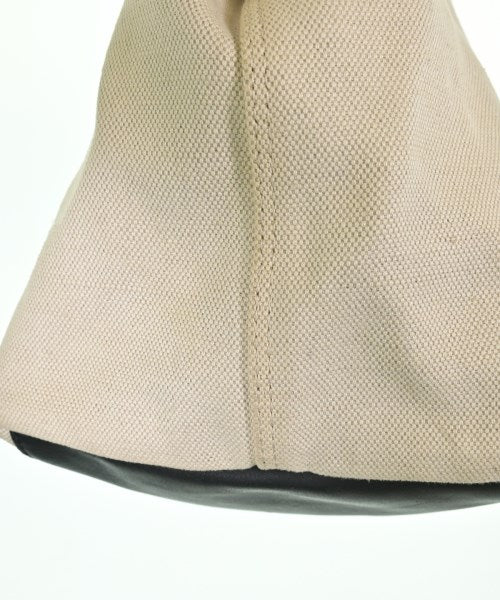 BALENCIAGA กระเป๋าถือขนาดใหญ่