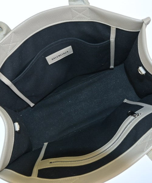 BALENCIAGA กระเป๋าถือขนาดใหญ่
