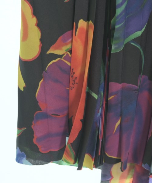 BALENCIAGA กระโปรงยาวถึงเข่า