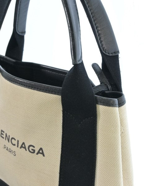 BALENCIAGA กระเป๋าสะพาย