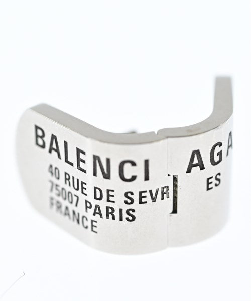 BALENCIAGA เจาะ