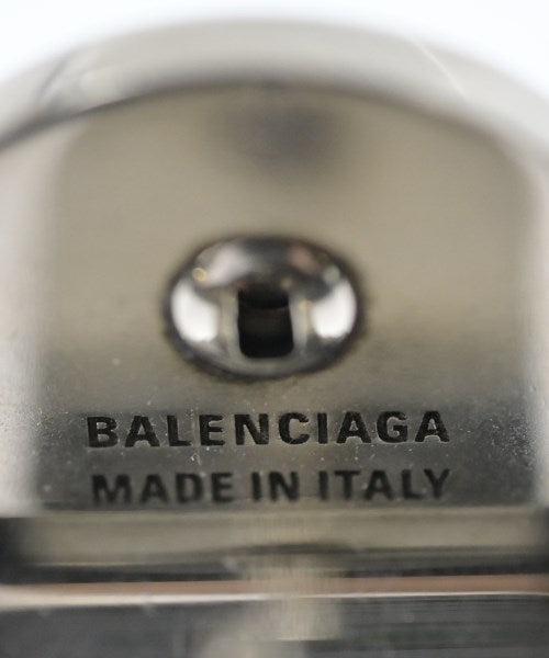 BALENCIAGA เจาะ