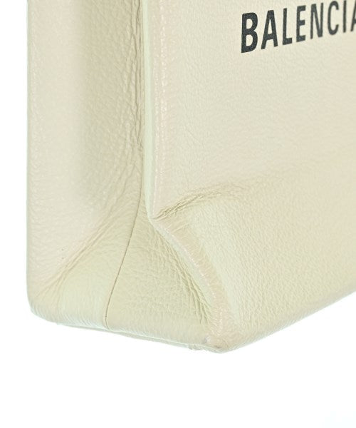 BALENCIAGA กระเป๋าถือขนาดใหญ่