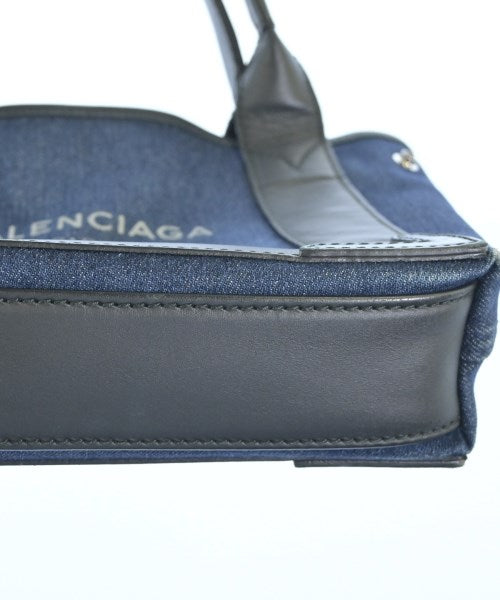 BALENCIAGA กระเป๋าสะพาย