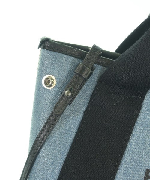 BALENCIAGA กระเป๋าถือขนาดใหญ่