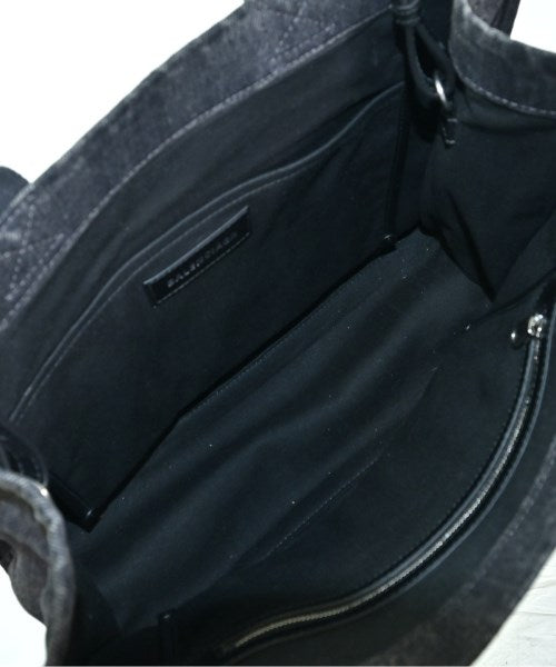 BALENCIAGA กระเป๋าสะพาย