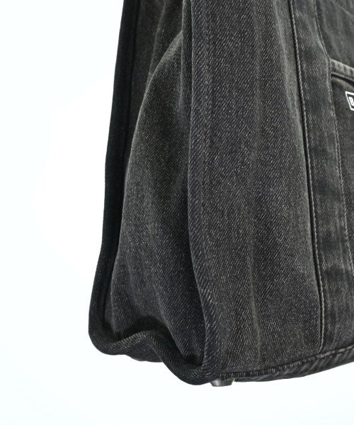 BALENCIAGA กระเป๋าสะพาย