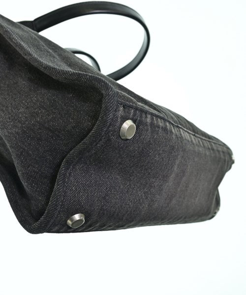 BALENCIAGA กระเป๋าสะพาย