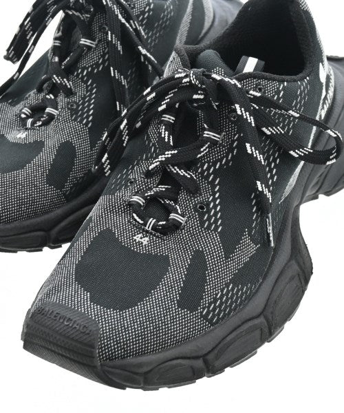 BALENCIAGA รองเท้าผ้าใบ
