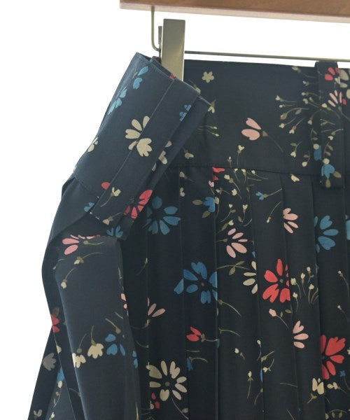 BALENCIAGA กระโปรงยาวถึงเข่า