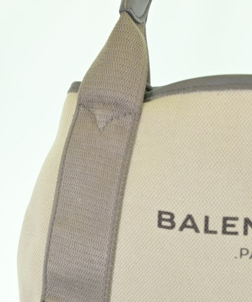 BALENCIAGA กระเป๋าสะพาย