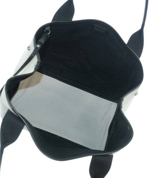 BALENCIAGA กระเป๋าถือขนาดใหญ่