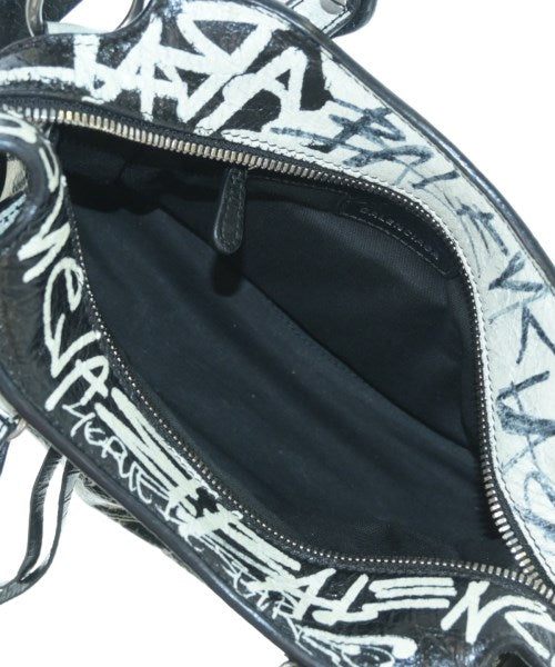 BALENCIAGA กระเป๋าสะพาย