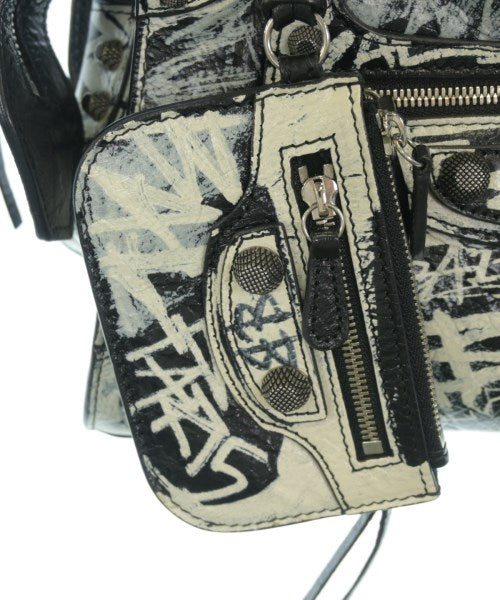 BALENCIAGA กระเป๋าสะพาย