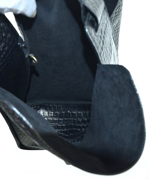 BALENCIAGA กระเป๋าสะพาย