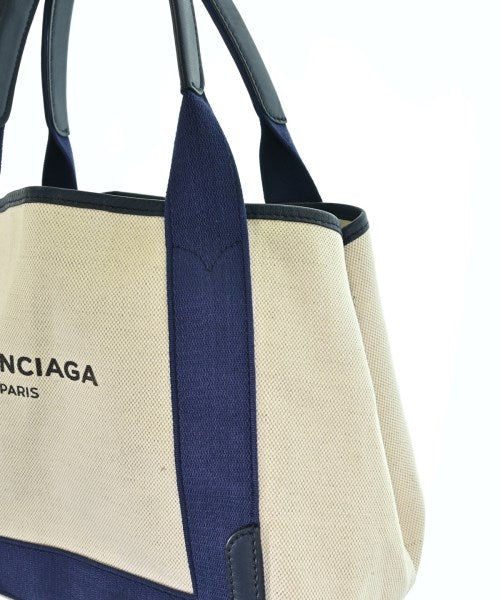 BALENCIAGA กระเป๋าถือ