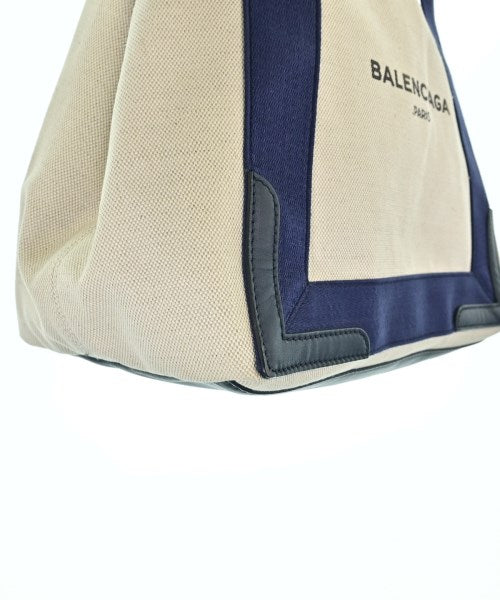 BALENCIAGA กระเป๋าถือ