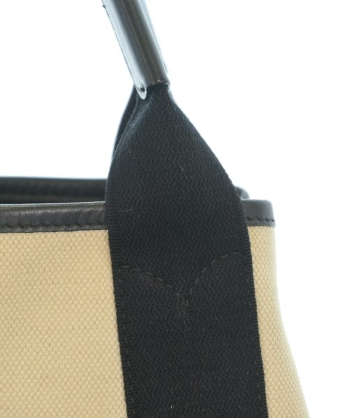 BALENCIAGA กระเป๋าถือขนาดใหญ่