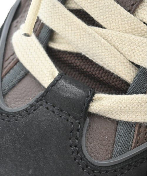 Dior Homme รองเท้าผ้าใบ