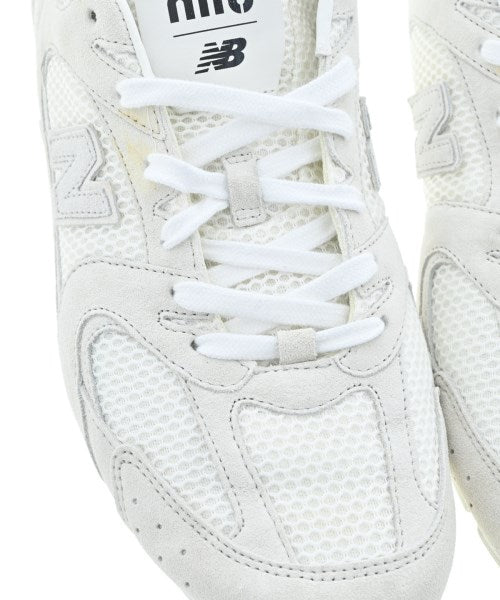 Miu Miu รองเท้าผ้าใบ