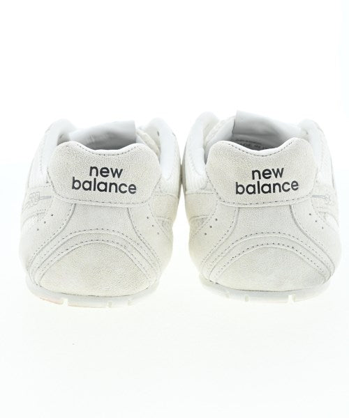 Miu Miu รองเท้าผ้าใบ